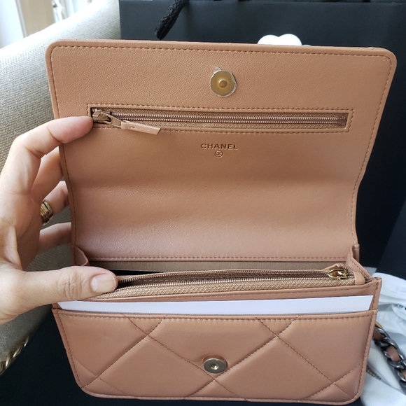 Authentic Brand New Chanel 19 WOC 21K - Picture 6 of 10